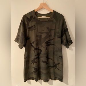 TNA Oversized Waffle T Shirt in Camo - Size 1